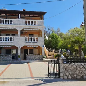 Nef , Pinezići Chorwacja