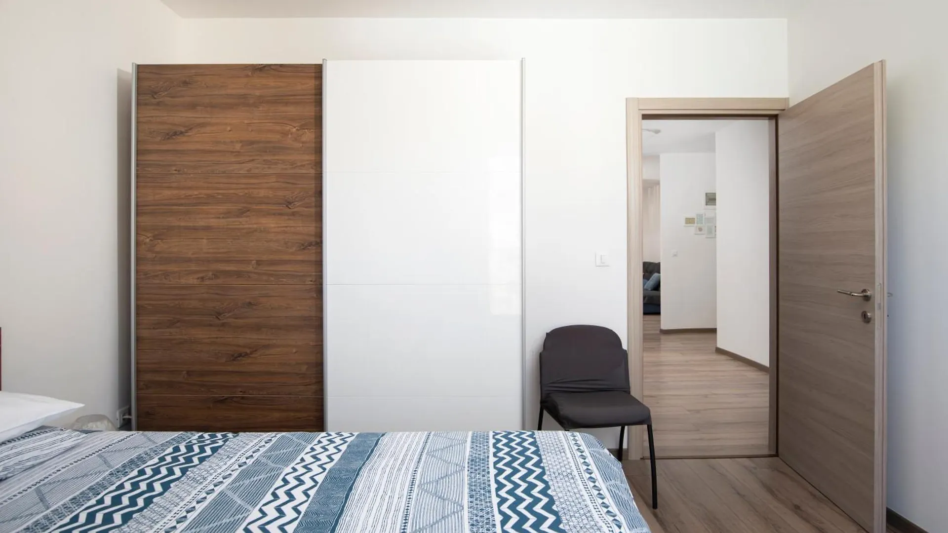 City Market Apartments Pula 0*,  Croatia