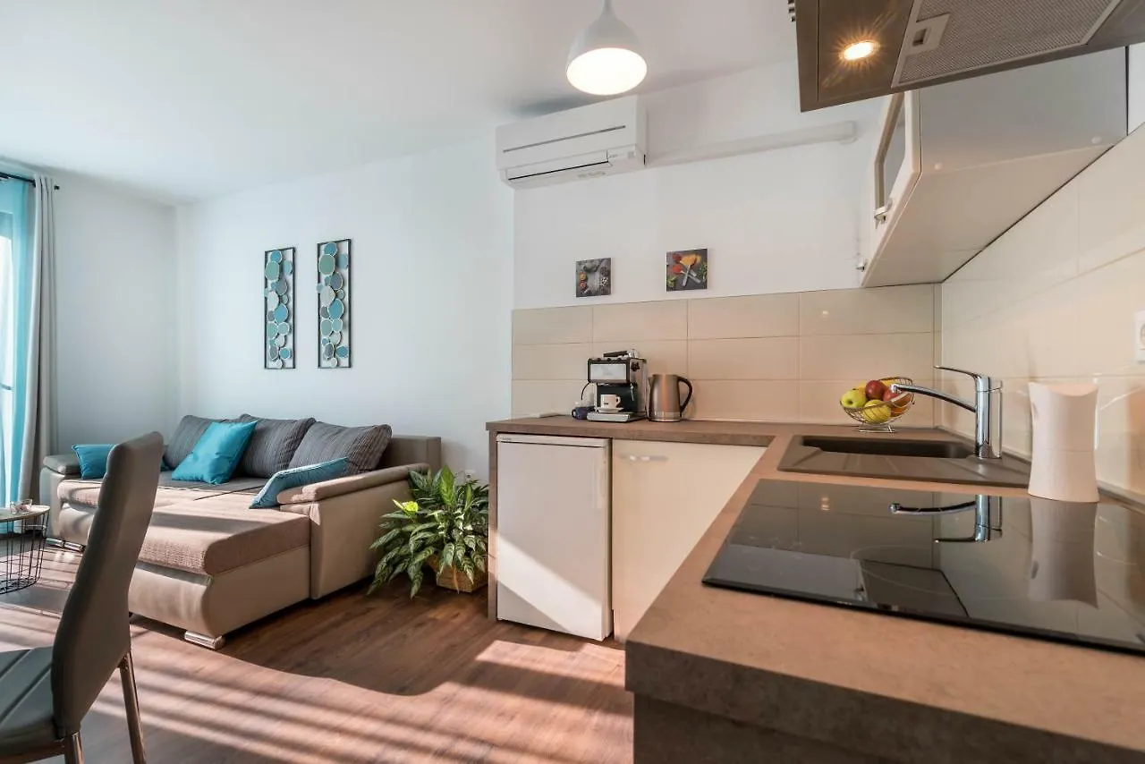 City Market Apartments Pula 0*,  Chorwacja